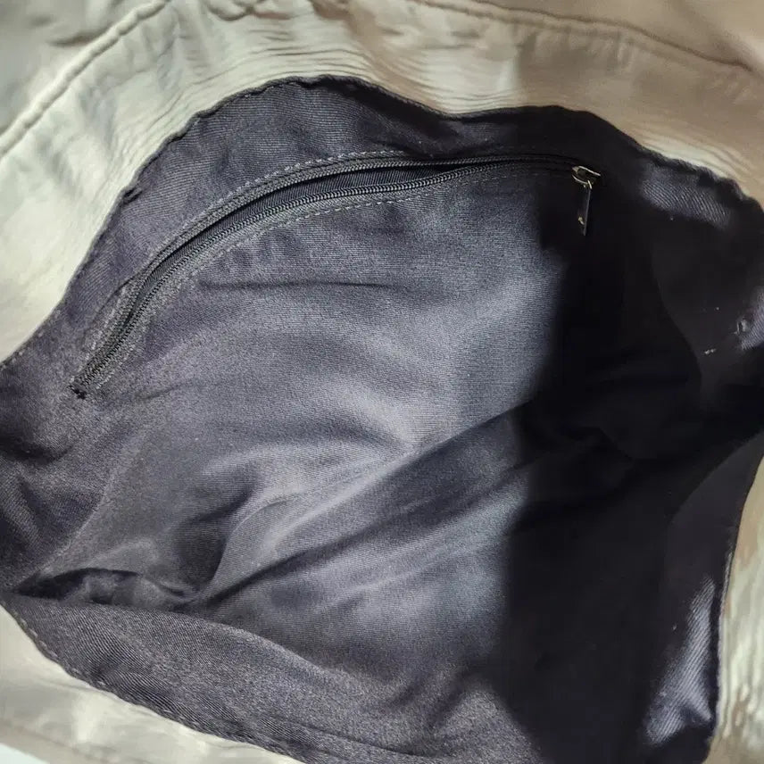[BUNJANG] Matinkim J420 Nylon Buckle Shoulder Bag / J420 마땡킴 버클 나일론 숄더백