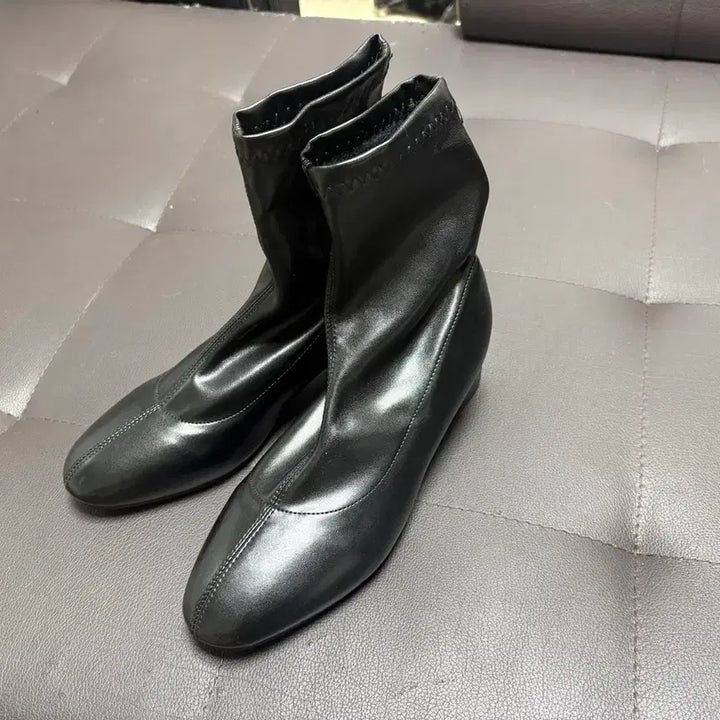 [BUNJANG] Ablaei Leather Heeled Boots / 에이블리 레더 굽 부츠