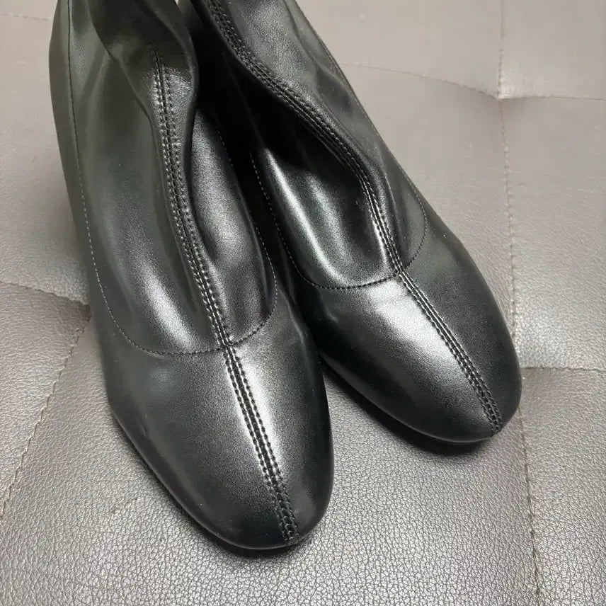 [BUNJANG] Ablaei Leather Heeled Boots / 에이블리 레더 굽 부츠