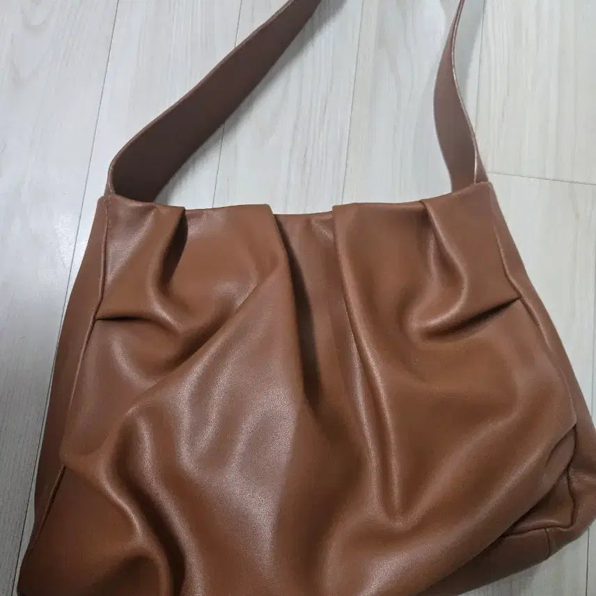 [BUNJANG] HOZE Gathering Gabi Hobo Bag (Cowhide) / HOZE 호재 개더링 개비 호보백  김나영가방( 천연가죽  )