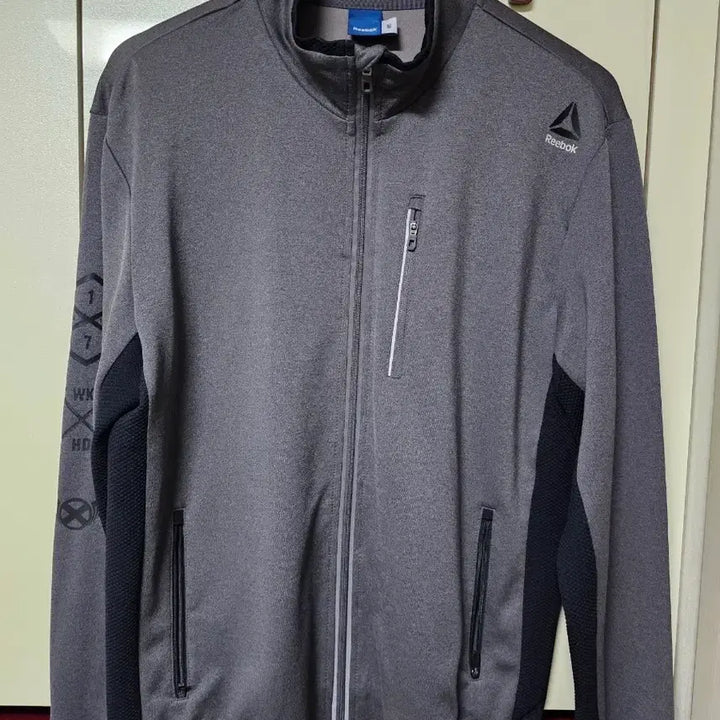 [BUNJANG] Reebok Gray Zip-up Jacket (Size 105) / 리복 그레이 집업 자켓 105