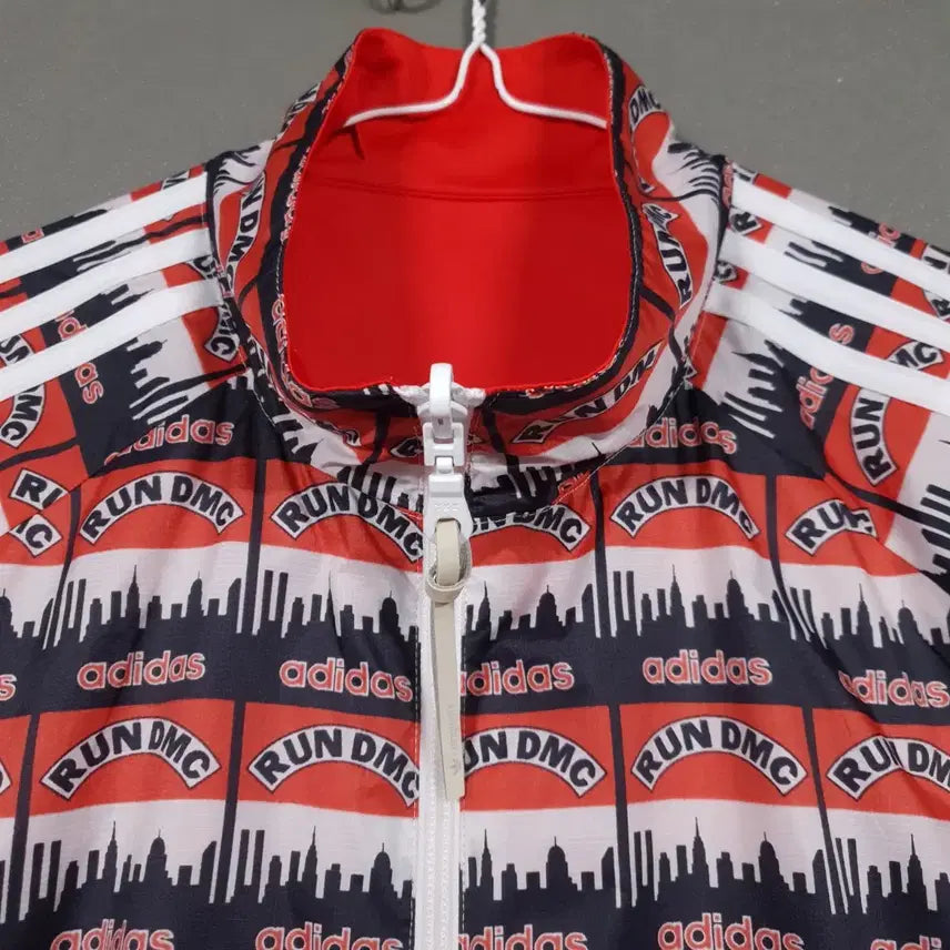 [BUNJANG] Adidas Run DMC Reversible Windbreaker Jersey / 아디다스 X RUN DMC 콜라보 한정판 양면 리버서블 바람막이 져지