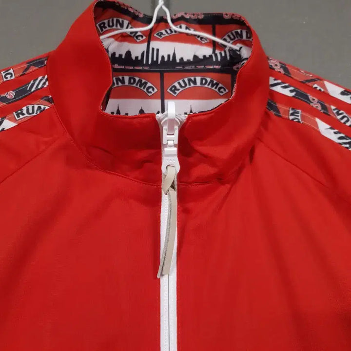 [BUNJANG] Adidas Run DMC Reversible Windbreaker Jersey / 아디다스 X RUN DMC 콜라보 한정판 양면 리버서블 바람막이 져지