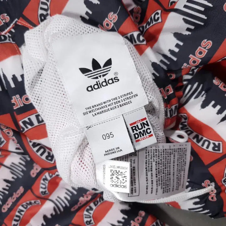 [BUNJANG] Adidas Run DMC Reversible Windbreaker Jersey / 아디다스 X RUN DMC 콜라보 한정판 양면 리버서블 바람막이 져지
