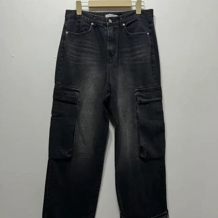 [BUNJANG] Black Washed Cargo Denim Pants - Women&