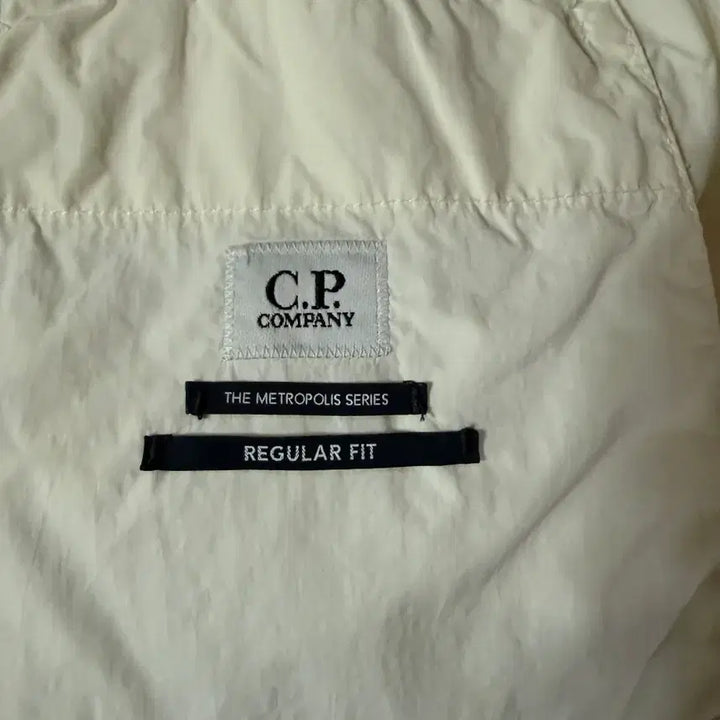 [SOLD OUT] (새제품) CP컴퍼니 플랫나일론 트랙 팬츠