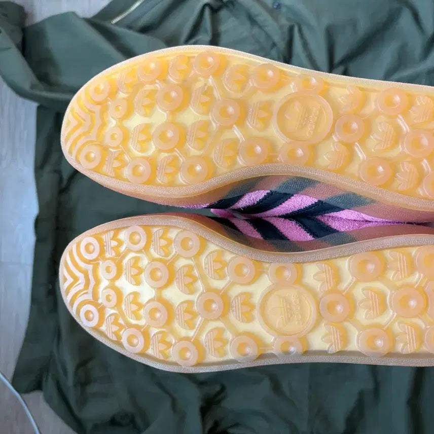 [BUNJANG] Adidas Gazelle Indoor Pink Sneakers / 아디다스 가젤 인도어 핑크 새제품 240사이즈