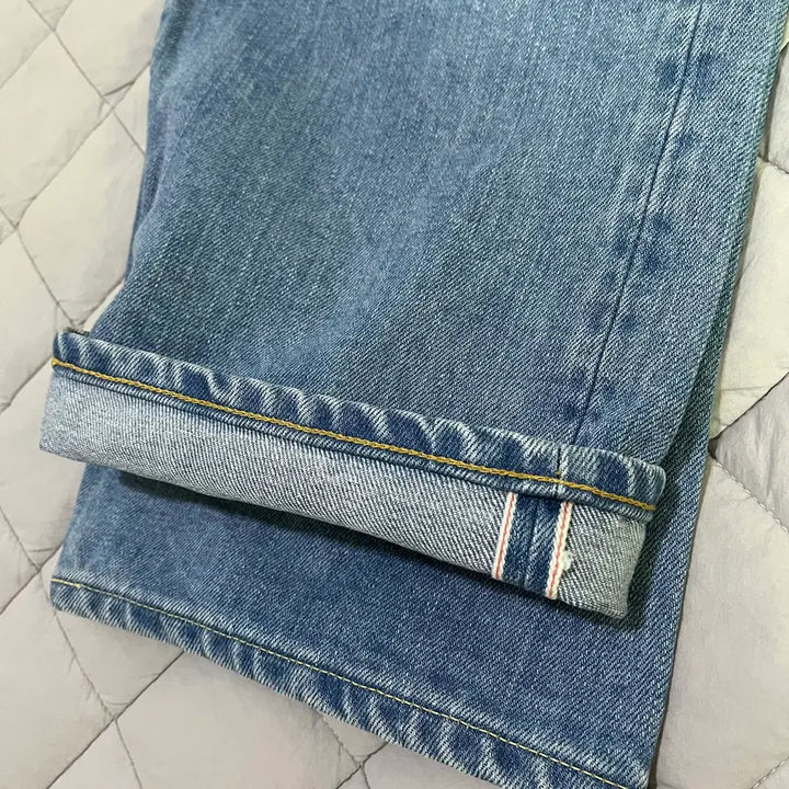 [BUNJANG] Hatski Wide Tapered Denim Jeans Ice Blue / [1] 하츠키 와이드 테이퍼드 데님 Ice Blue
