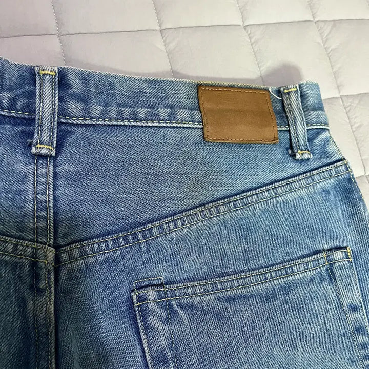 [BUNJANG] Hatski Wide Tapered Denim Jeans Ice Blue / [1] 하츠키 와이드 테이퍼드 데님 Ice Blue