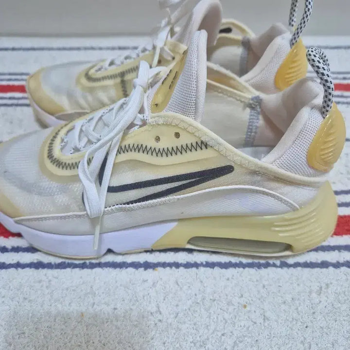 [BUNJANG] Nike Air Max 2090 Sneakers / 나이키 에어맥스 2090 235사이즈