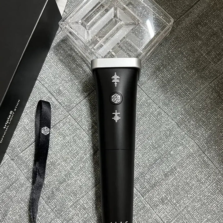 [BUNJANG] tripleS Official Light Stick / 트리플에스 응원봉
