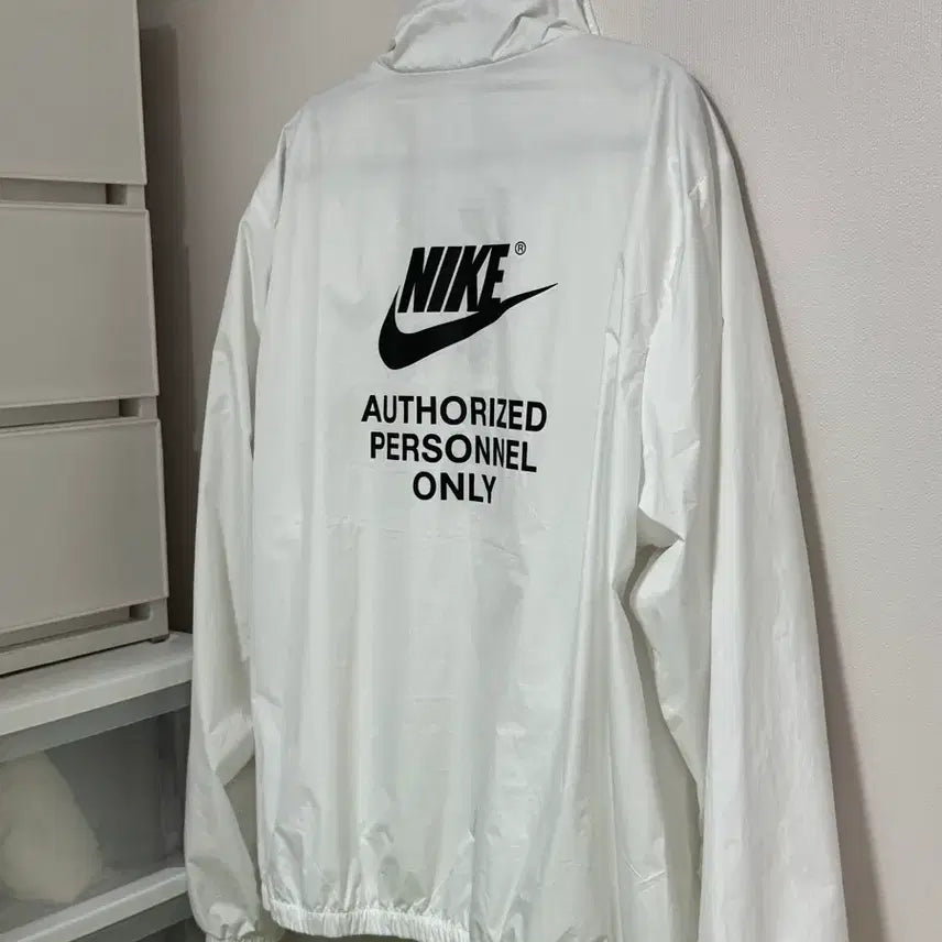 [SOLD OUT] 나이키 퍼스널 바람막이 자켓 화이트