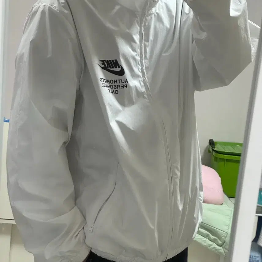 [SOLD OUT] 나이키 퍼스널 바람막이 자켓 화이트