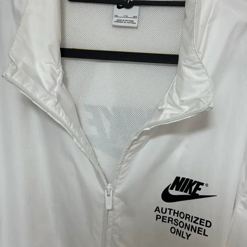 [SOLD OUT] 나이키 퍼스널 바람막이 자켓 화이트