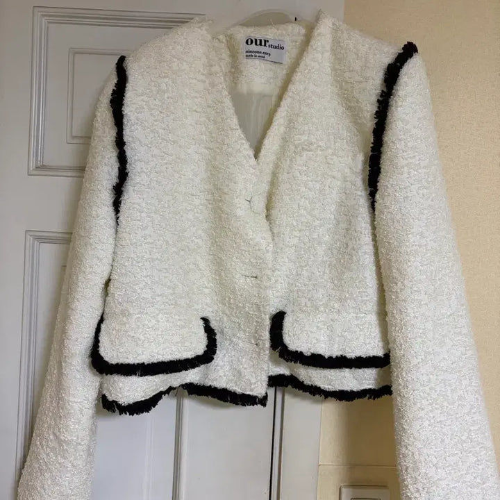 [BUNJANG] Color In ID Ivory Tweed Jacket / 컬러인아이디 OUR studio 아이보리 트위드 자켓(정가 8만원대)