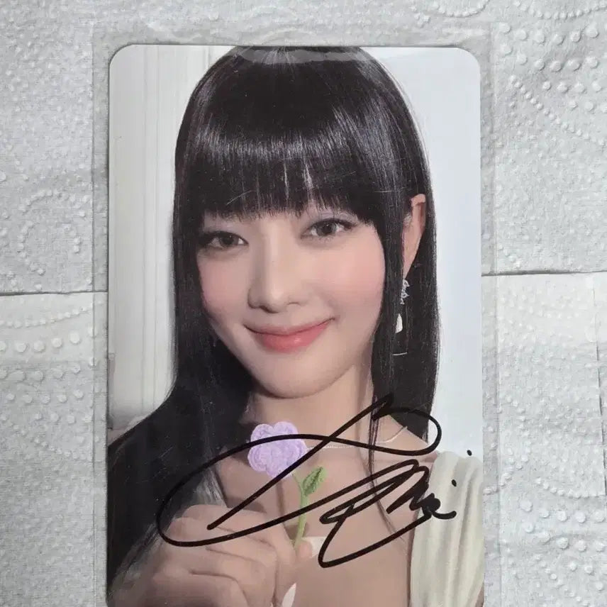 [BUNJANG] G)I-DLE Minnie Signed Photocard / 아이들 민니 싸인 포카