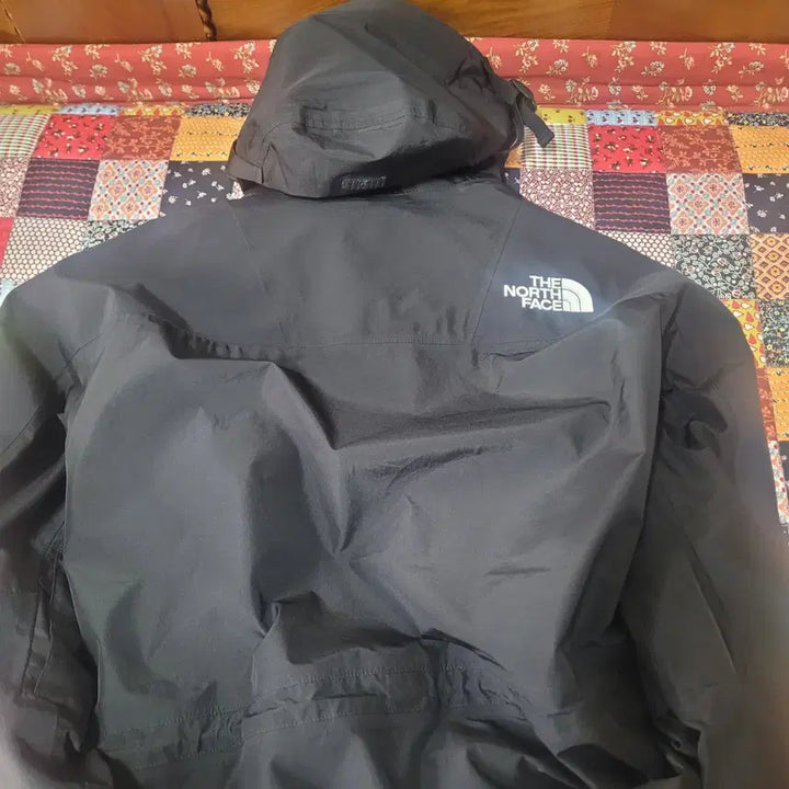 [BUNJANG] The North Face 1994 Retro Mountain Futurelight Jacket - Black / 노스페이스 1994 레트로 마운틴 퓨처라이트 자켓.블랙.