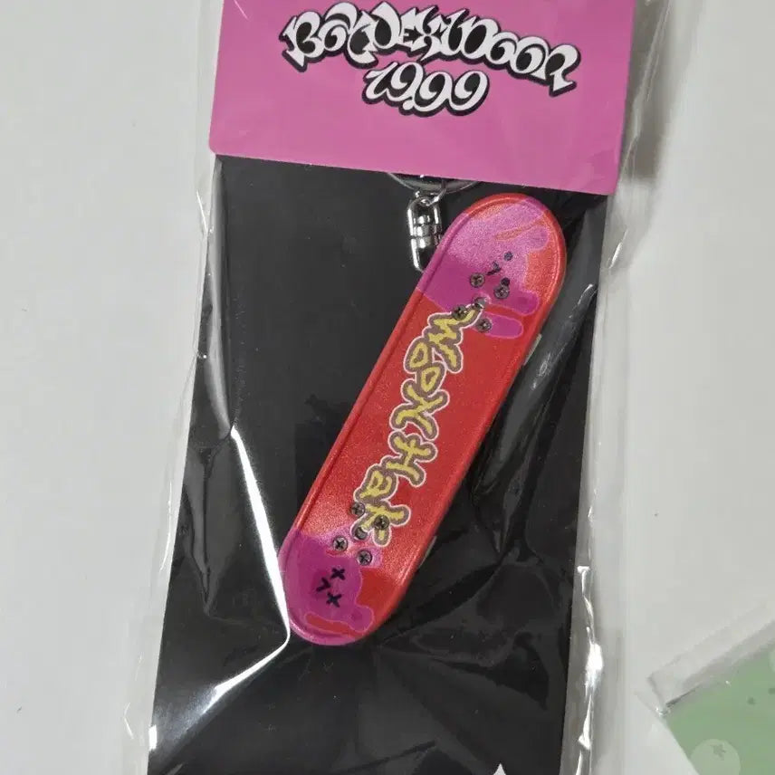 [BUNJANG] BOYNEXTDOOR Woonhak Skateboard Keyring / 보넥도 운학 스케이트 보드 키링 19.99 보이넥스트도어