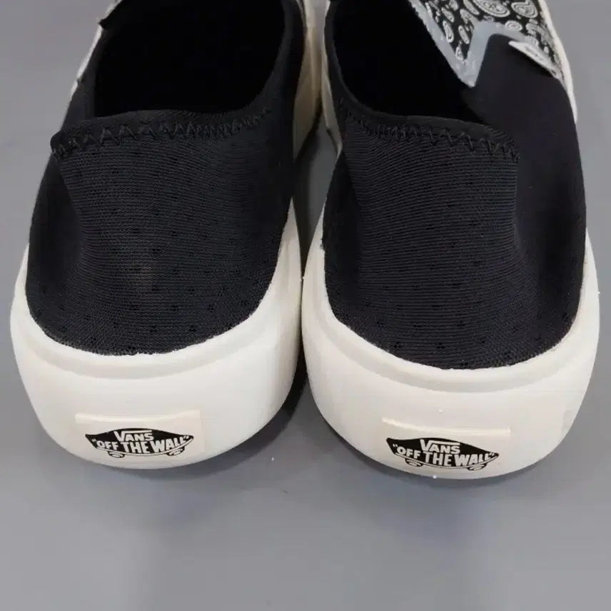 [SOLD OUT] (새상품) 반스 컴피쿠시원 반다나 / 반스 컴피쿠시원 265 / 반스신발