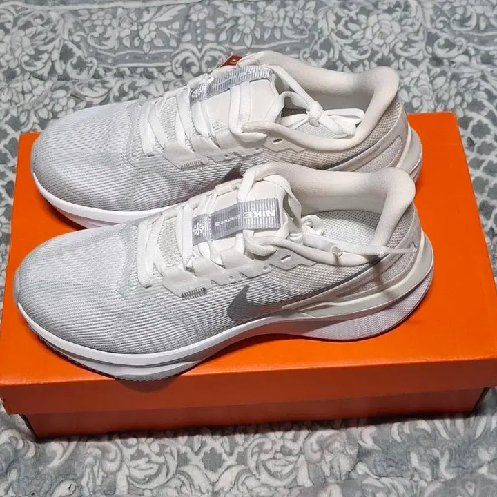 [BUNJANG] Nike Zoom Structure 25 Sneakers / 나이키 신발 새상품