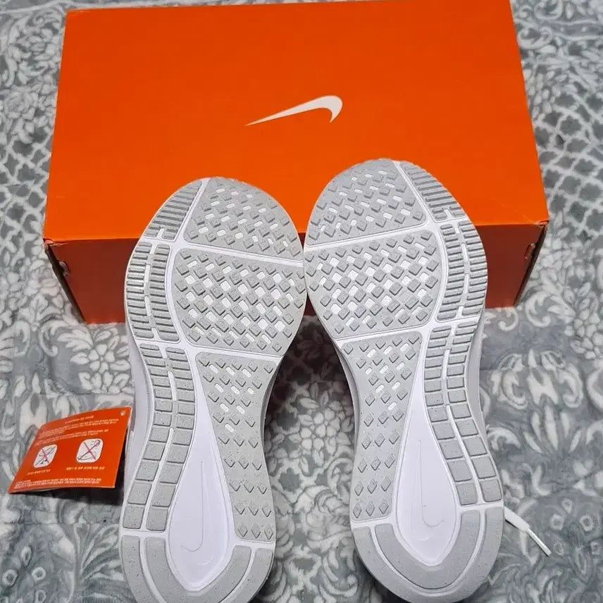 [BUNJANG] Nike Zoom Structure 25 Sneakers / 나이키 신발 새상품