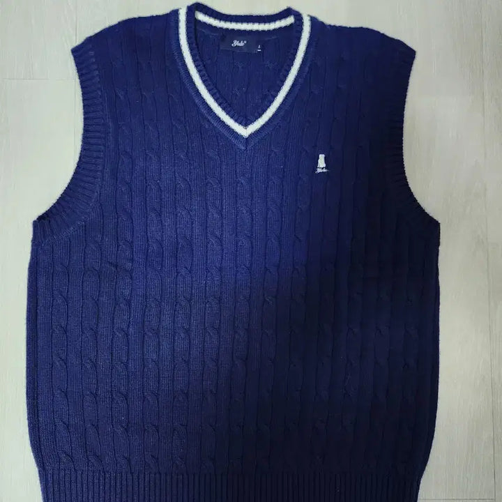 [BUNJANG] Yale Heritage Cable Knit Vest Navy / 예일 케이블 니트 베스트 네이비
