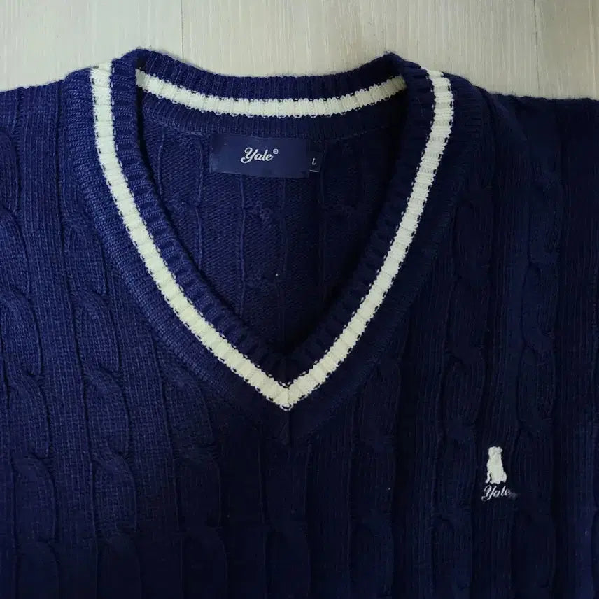 [BUNJANG] Yale Heritage Cable Knit Vest Navy / 예일 케이블 니트 베스트 네이비