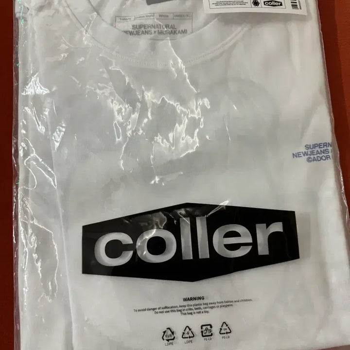 [BUNJANG] NewJeans Murakami Takashi Short Sleeve T-shirt / (XL) 뉴진스 무라카미 다카시 반팔 (답장느림)