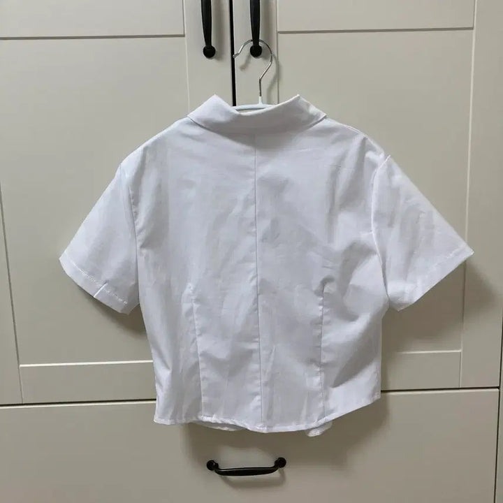 [SOLD OUT] 블랙업 크롭 반팔셔츠