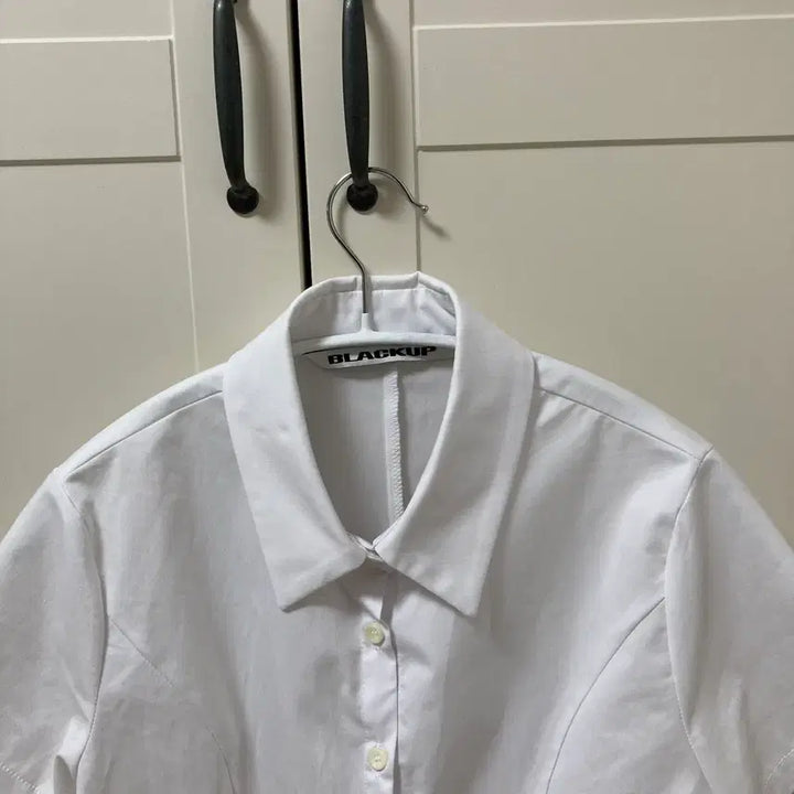 [SOLD OUT] 블랙업 크롭 반팔셔츠