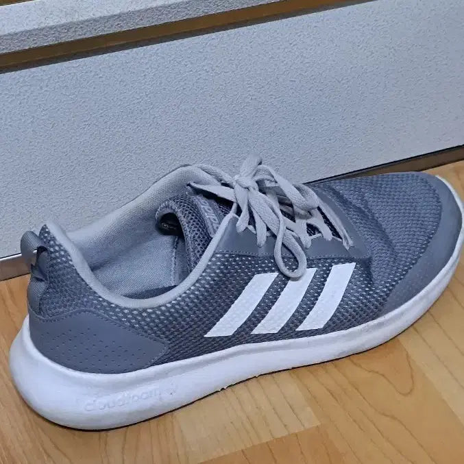 [BUNJANG] Adidas Sneakers 285 / 운동화285.아디다스