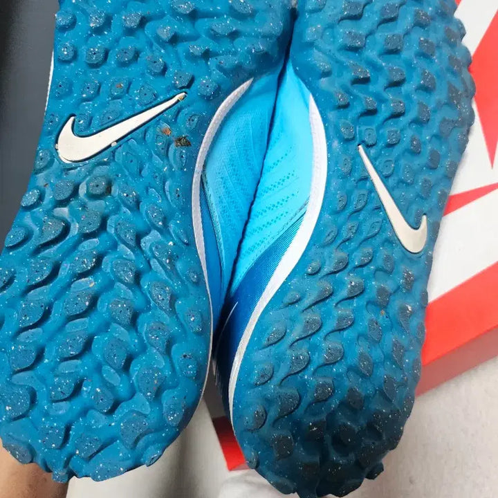 [BUNJANG] Nike Phantom 235 Futsal Shoes / 나이키 팬텀 풋살화 235