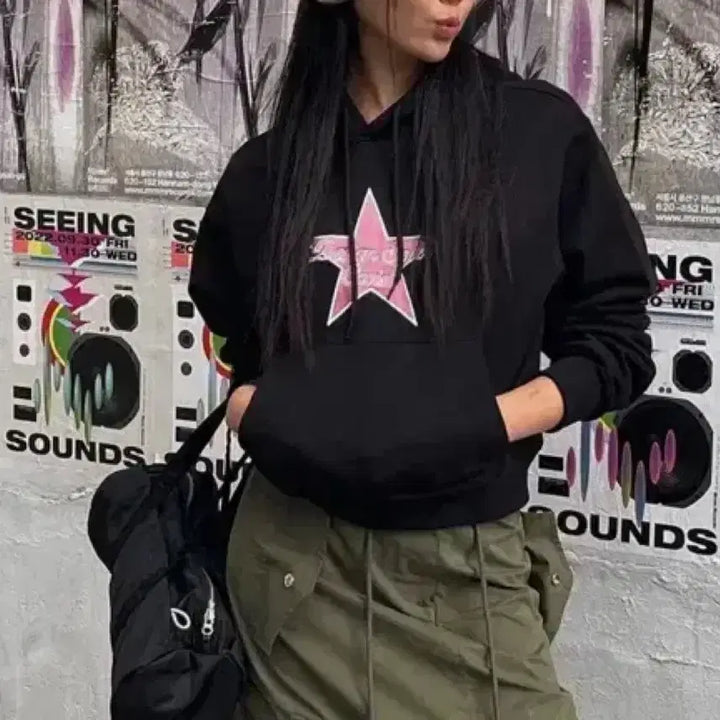 [BUNJANG] Cavishe Star Logo Crop Hoodie Black / 카비시 별 로고 크롭 후드티 블랙 F