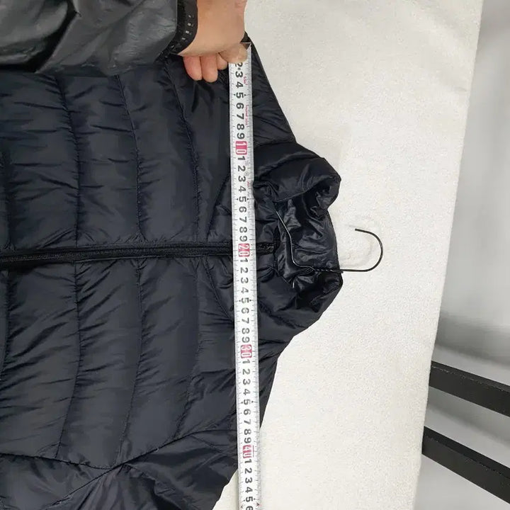[BUNJANG] Uniqlo Lightweight High Neck Down Jacket - Black - M / 유니클로 경량 패딩 하이넥 다운 자켓 블랙 m