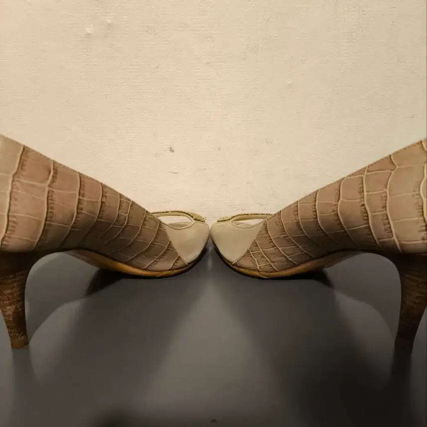 [BUNJANG] Escada 245mm 37.5 Heels / 245mm 37.5 에스까다 구두 힐