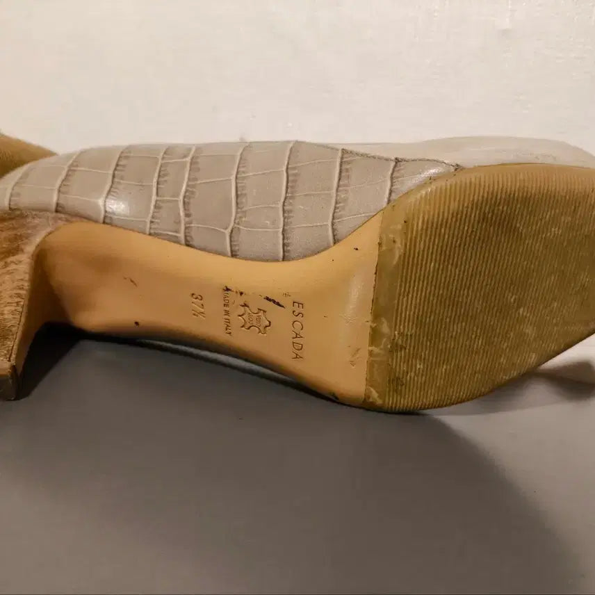 [BUNJANG] Escada 245mm 37.5 Heels / 245mm 37.5 에스까다 구두 힐