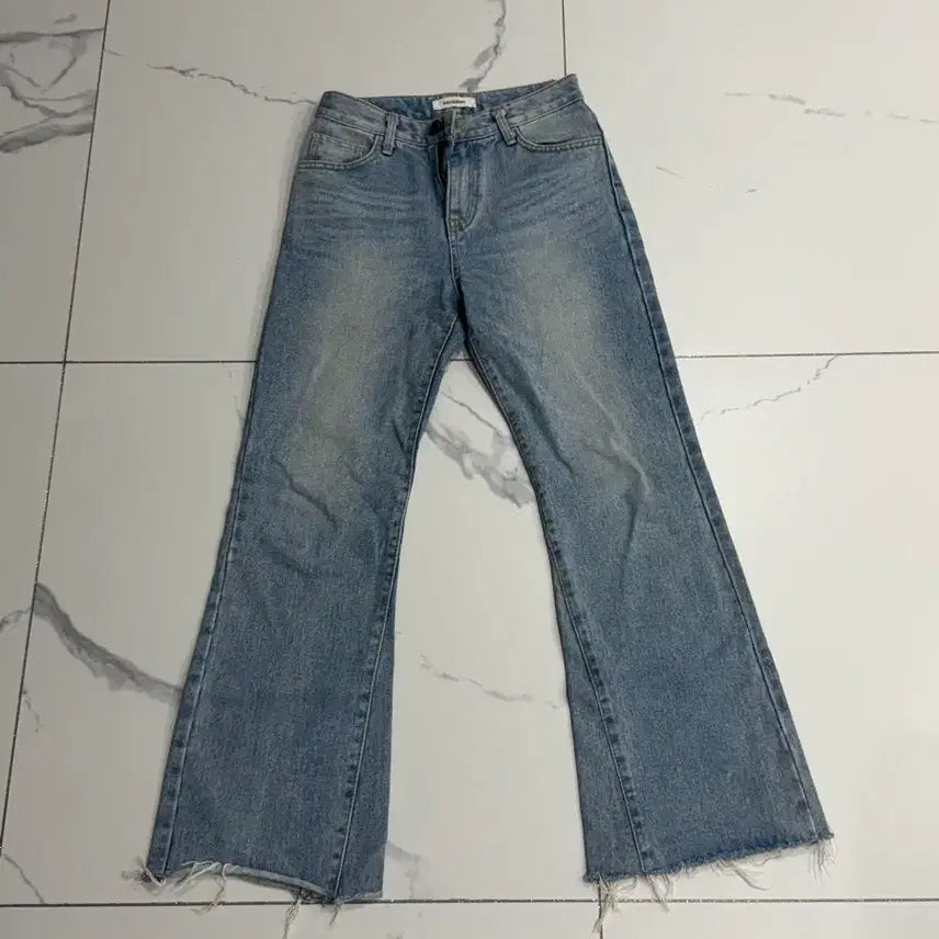 [BUNJANG] Basquiat Bootcut Jeans / Basquiat 청바지