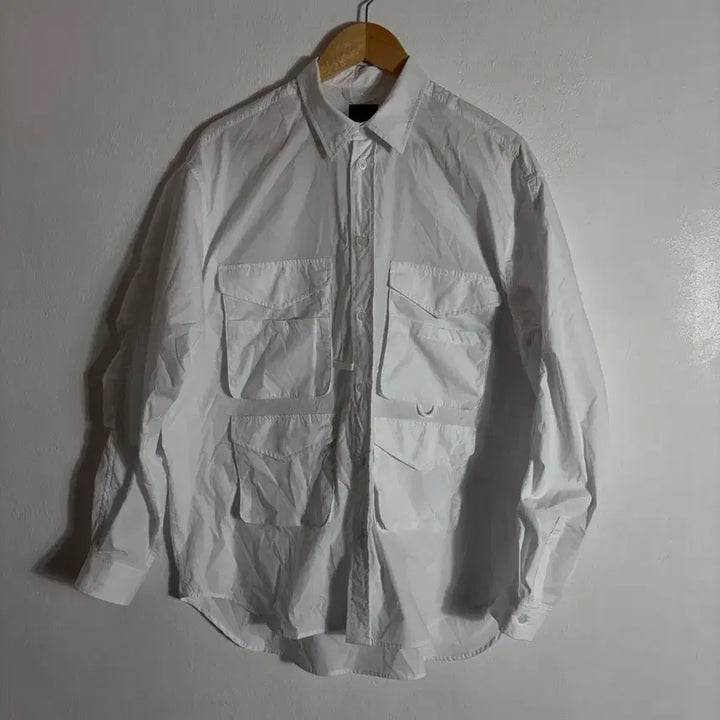 [BUNJANG] OUTSTANDING 나일론 아미 셔츠(M) / OUTSTANDING 나일론 아미 셔츠(M)