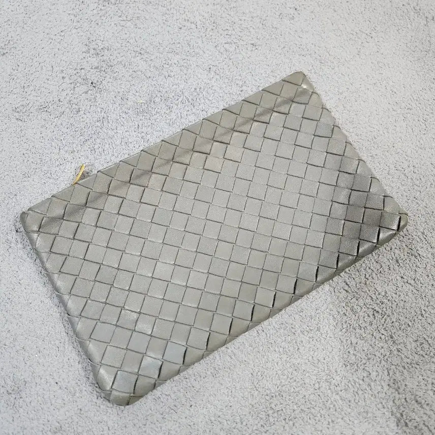[BUNJANG] Bottega Veneta Weaving Pattern Clutch Bag / 보테가베네타 위빙 패턴 클러치백 그레이