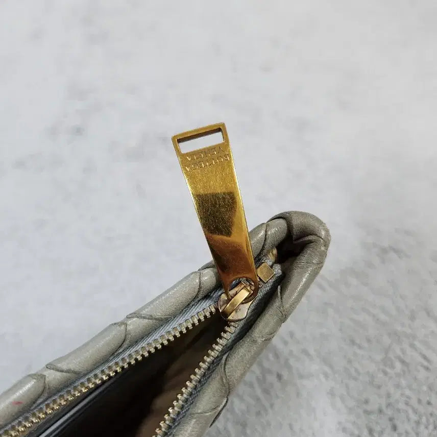 [BUNJANG] Bottega Veneta Weaving Pattern Clutch Bag / 보테가베네타 위빙 패턴 클러치백 그레이