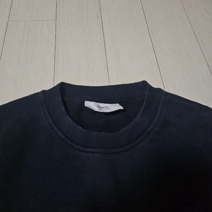 [BUNJANG] M Army Small Heart Black Sweatshirt / [M]아미 스몰하트 맨투맨