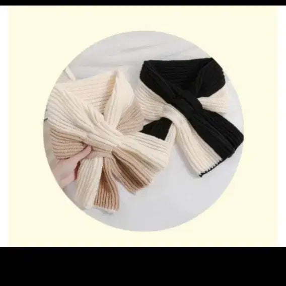 [BUNJANG] Knit Scarf Ivory/Black / 고리형 니트 목도리 아이보리/블랙