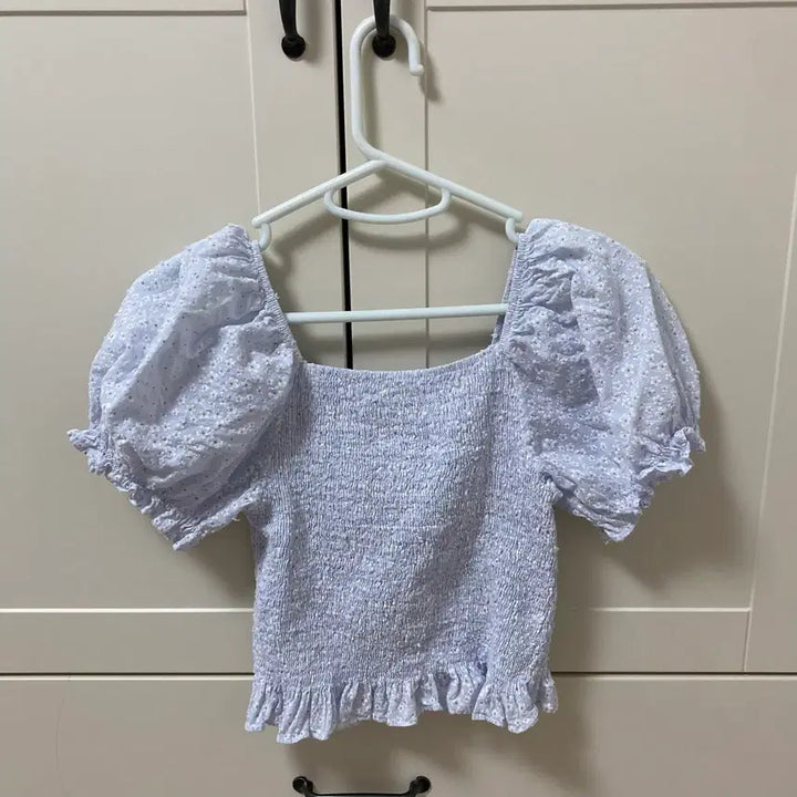 [BUNJANG] Flower Smoke Puff Blouse / 플라워 스모크 퍼프 블라우스