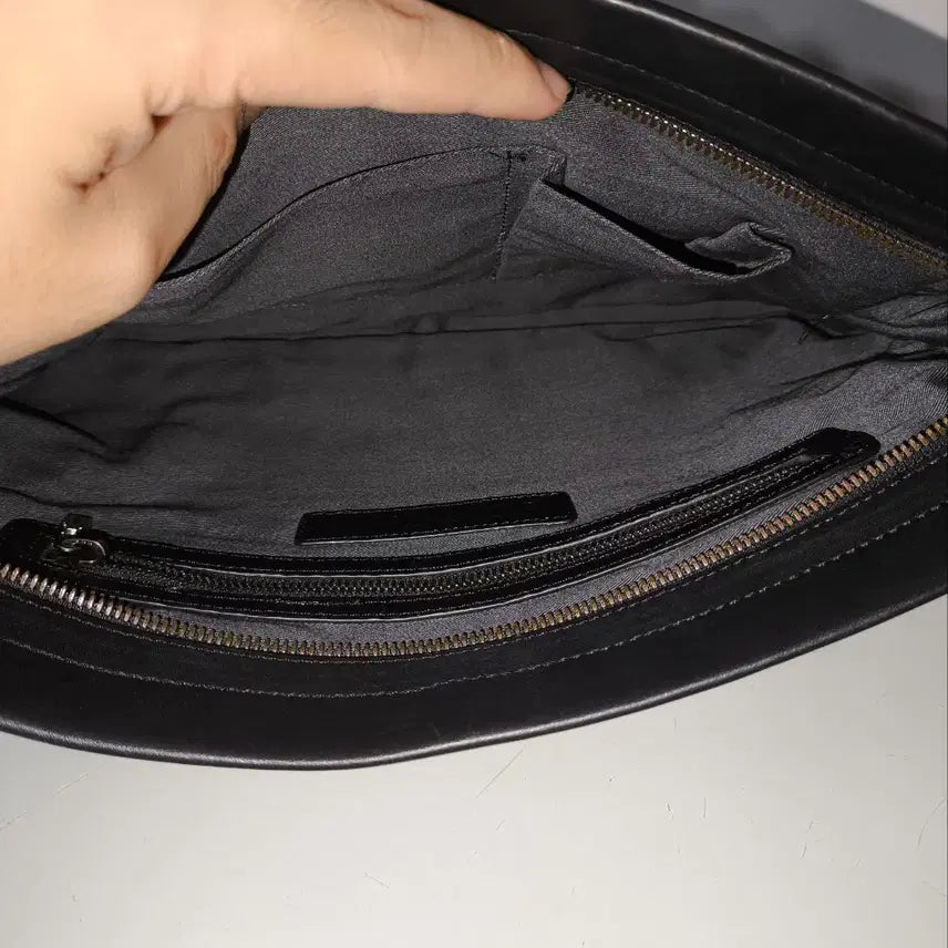 [BUNJANG] Couronne Natural Leather Clutch Bag / 쿠론 천연가죽 클러치백