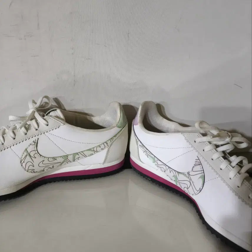 [BUNJANG] 265mm 나이키 코르테즈 발렌타인 스니커즈 / 265mm 나이키 코르테즈 발렌타인 스니커즈