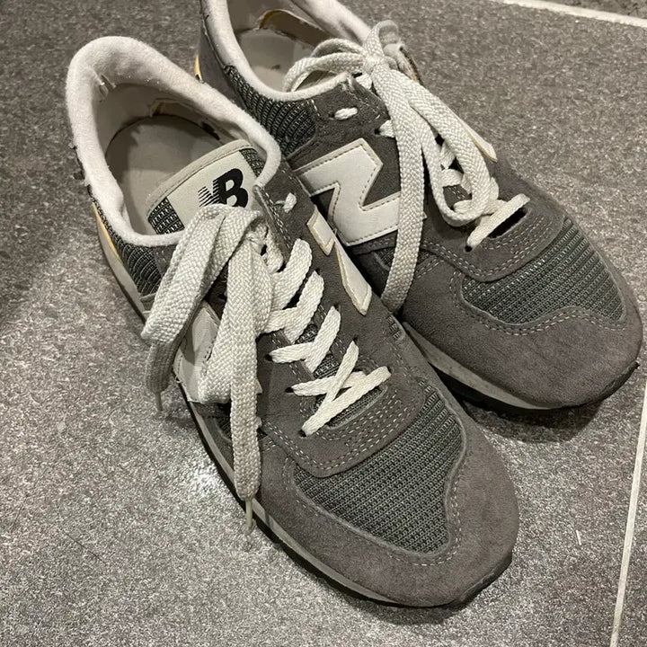 [BUNJANG] New Balance M990 Grey Sneakers / 뉴발란스 m990 255