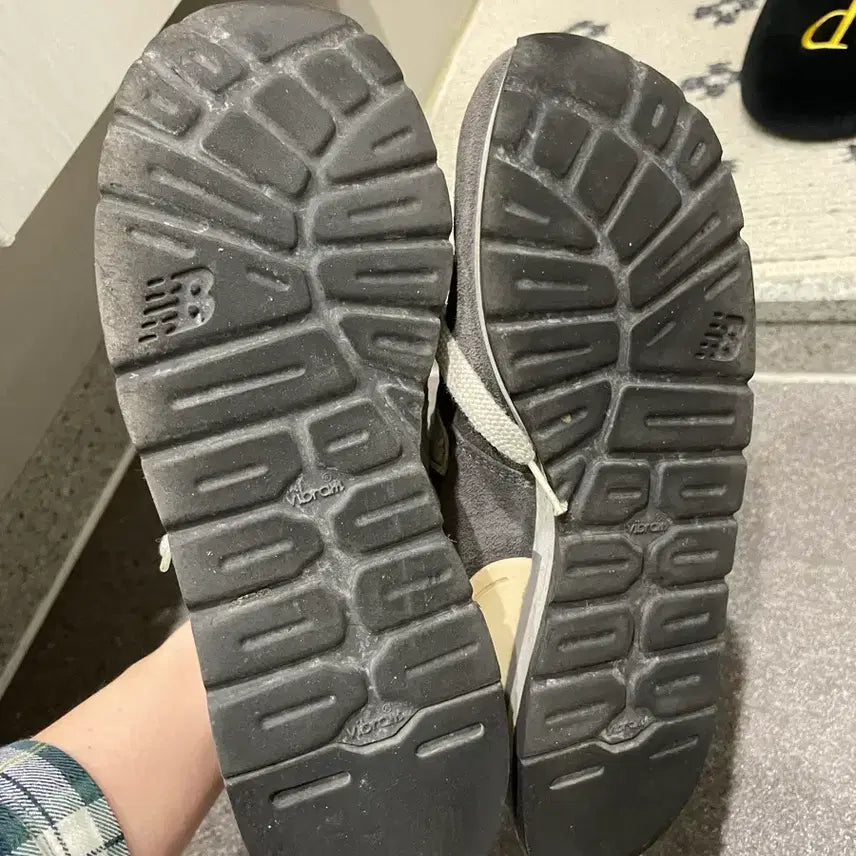 [BUNJANG] New Balance M990 Grey Sneakers / 뉴발란스 m990 255