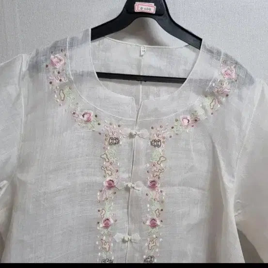 [BUNJANG] Embroidered Ramie Blouse / e004 모시 꽃자수 블라우스 7부