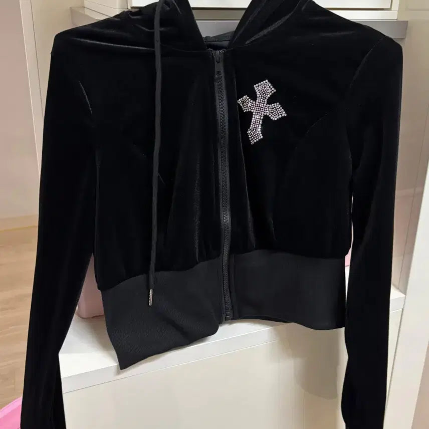 [BUNJANG] Cross Cubic Crop Velvet Hoodie Zip-up / 십자가 큐빅 크롭 벨벳 후드집업