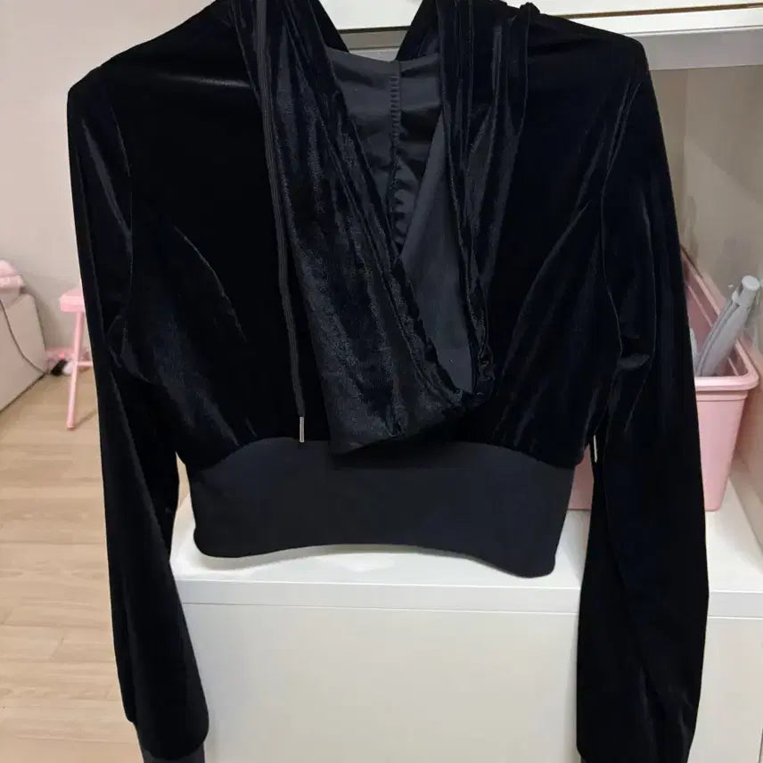 [BUNJANG] Cross Cubic Crop Velvet Hoodie Zip-up / 십자가 큐빅 크롭 벨벳 후드집업